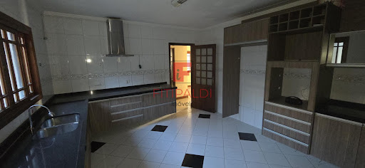 Vendo Sobrado 3 Dormitórios no Maia