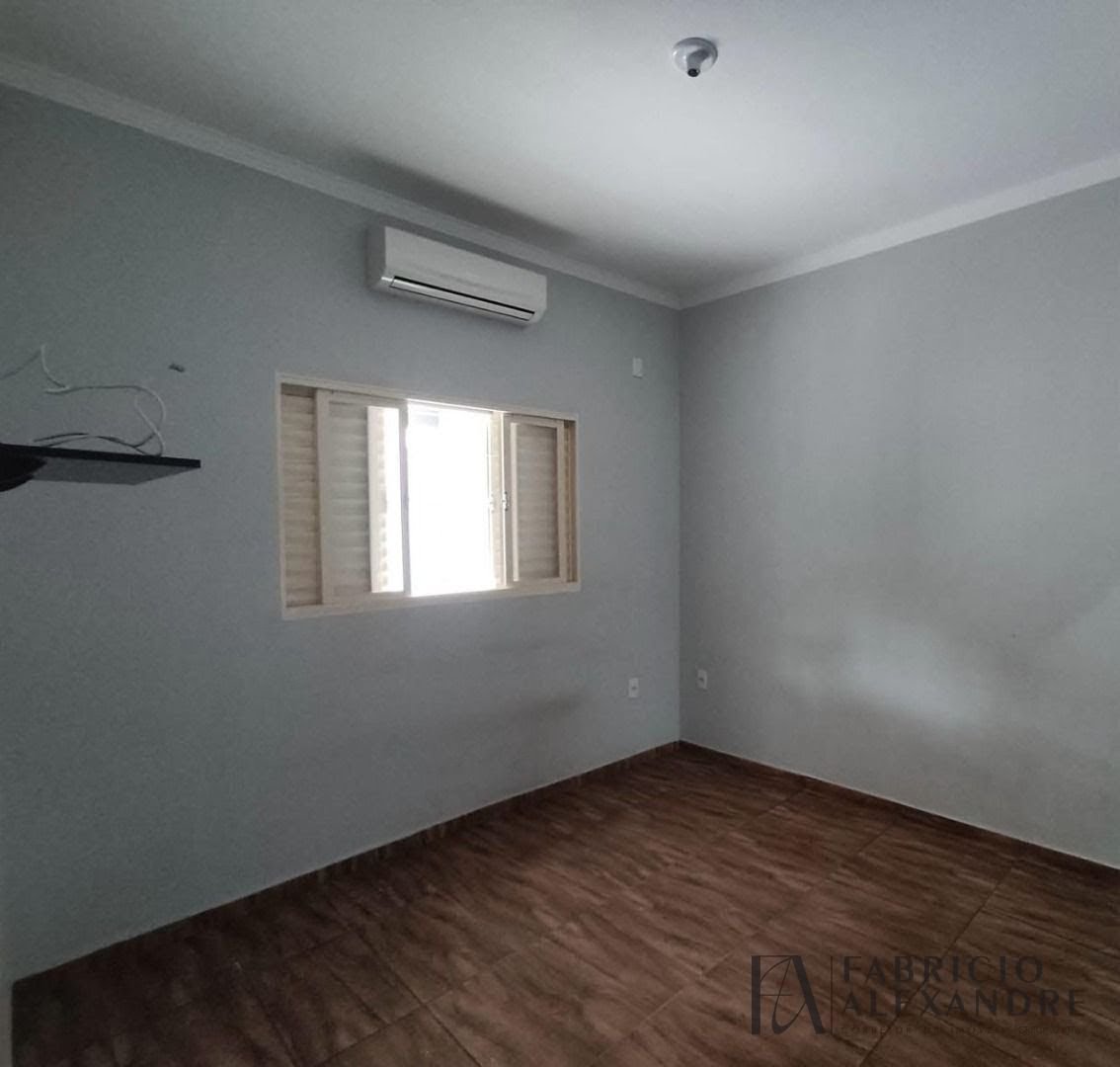 Casa à venda com 2 quartos, 1 suíte, 4 vagas e 110m² no Jardim California, Bady Bassitt (SP) — foto 8 de 13