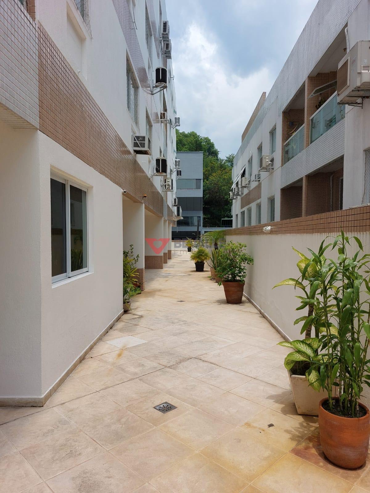 Apartamento à venda com 3 quartos, 1 suíte, 2 vagas e 110m² no Humaitá, Rio de Janeiro (RJ) — foto 25 de 30