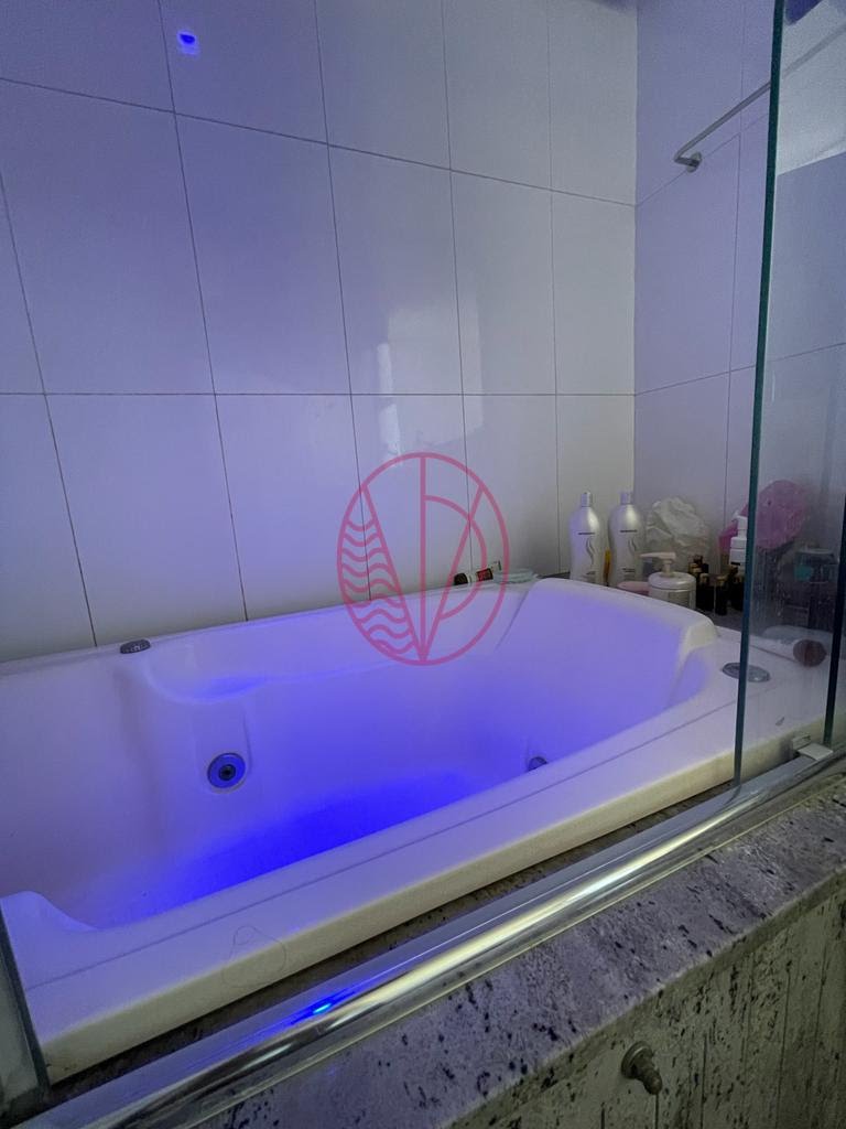 Casa à venda com 4 quartos, 3 suítes, 4 vagas e 340m² no Pituba, Salvador (BA) — foto 28 de 30