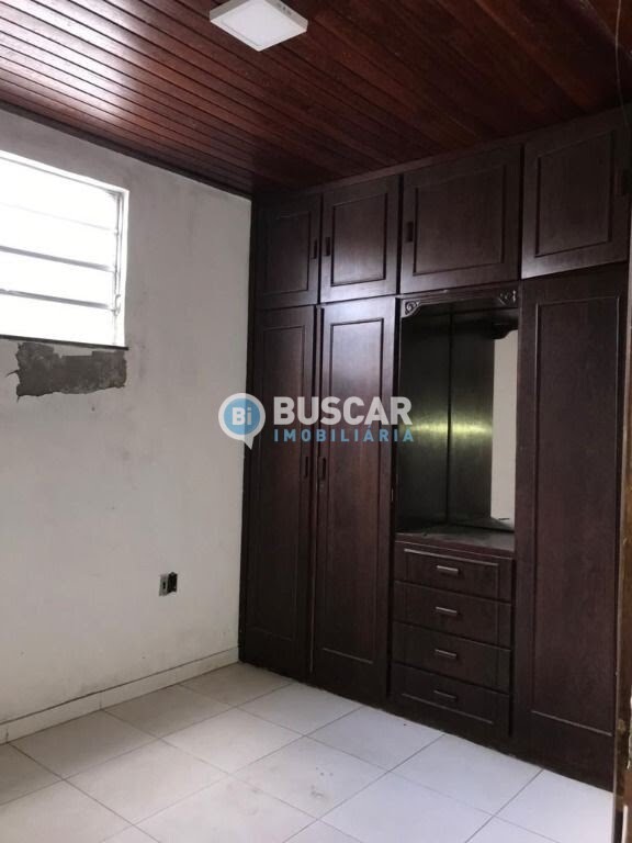 Casa à venda com 7 quartos, 1 suíte, 3 vagas e 289m² no Brasília, Feira de Santana (BA) — foto 3 de 12