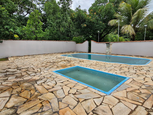 Rancho a venda na Beira do Rio Pardo