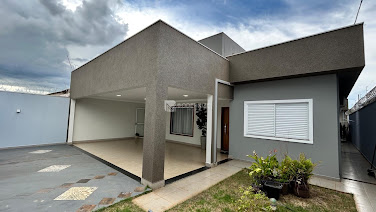 Casa em Loteamento Jardins Florença  -  Catalão