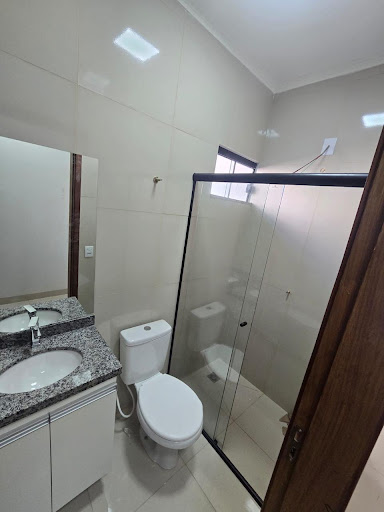 Casa 1 suíte e 1 quarto 