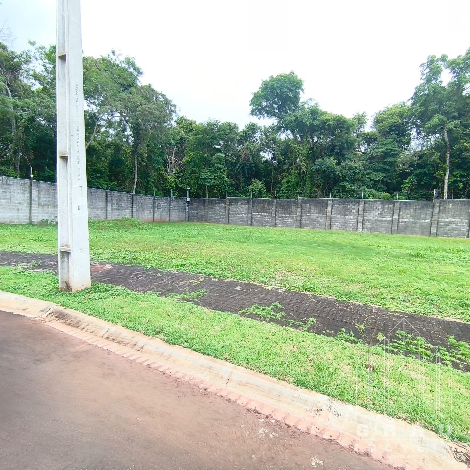 Terreno no Condomínio Iguaçu  Vila Carimã  -  Foz do Iguaçu