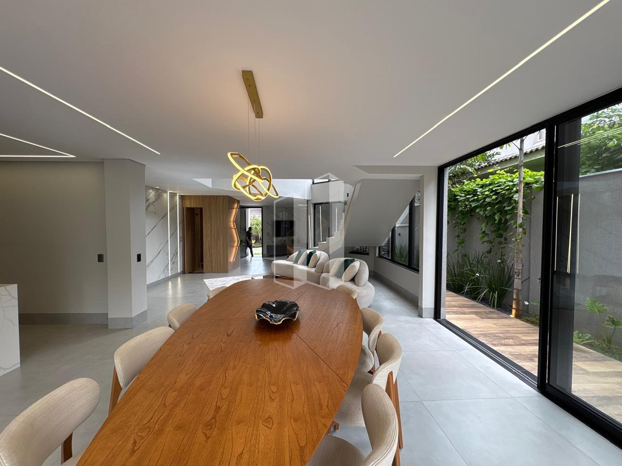 Casa à venda com 3 quartos, 3 suítes, 4 vagas e 286m² no Jardins Madri, Goiânia (GO) — foto 13 de 30