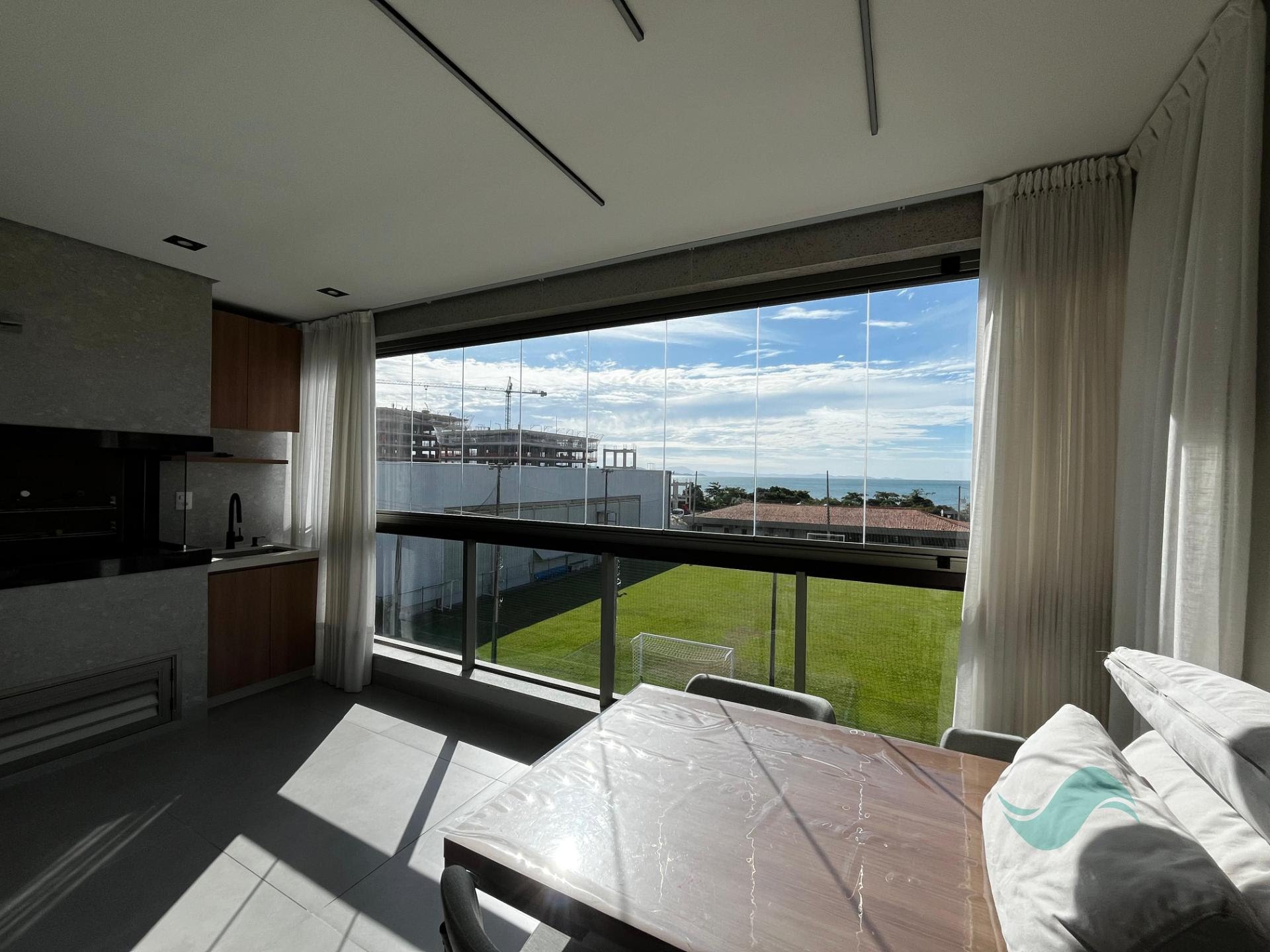 Apartamento à venda com 3 quartos, 3 suítes, 2 vagas e 124m² no Jurerê, Florianópolis (SC) — foto 9 de 23