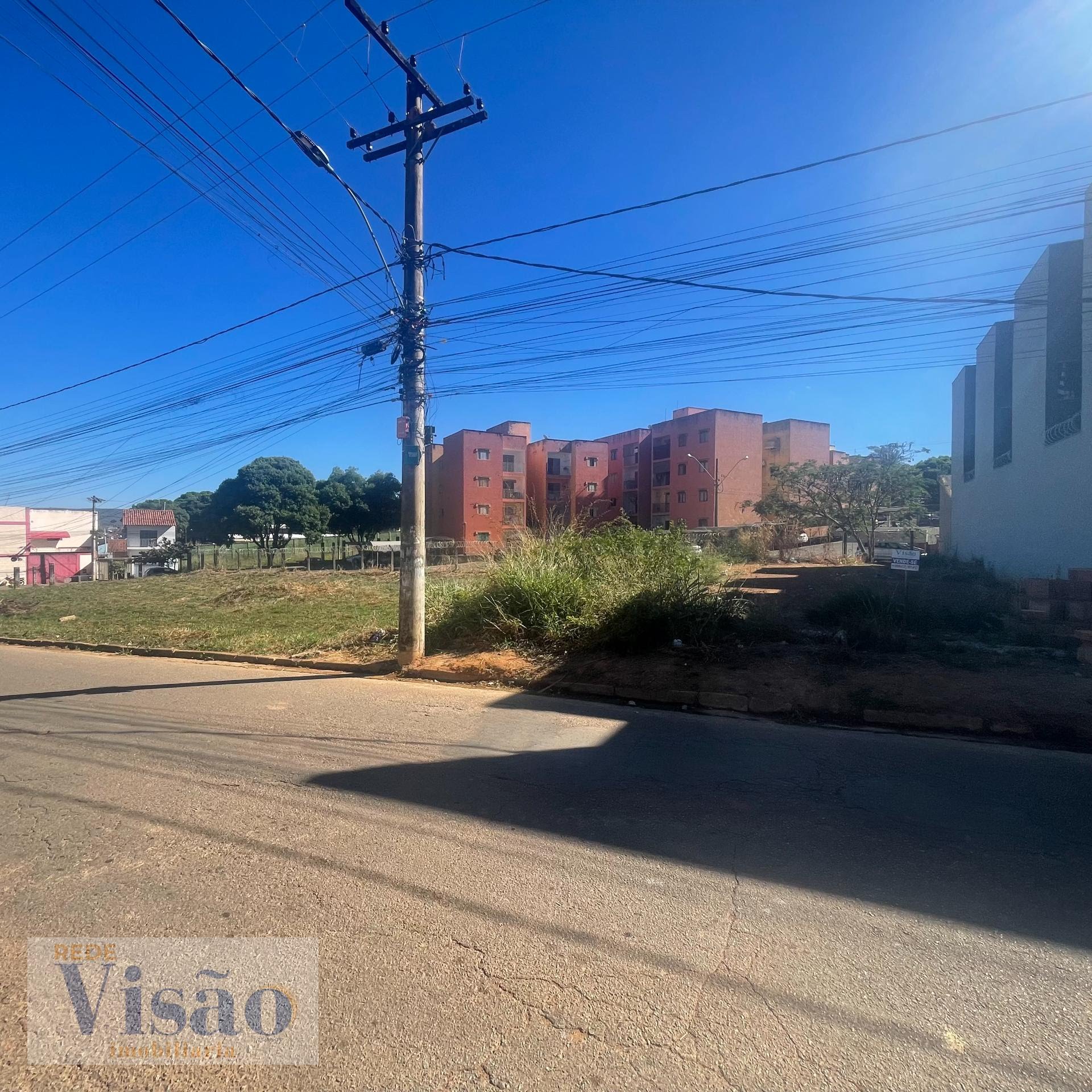 Terreno à venda com 300m² de terreno no Bairro Vila Mariana, Paracatu (MG) — foto 3 de 4