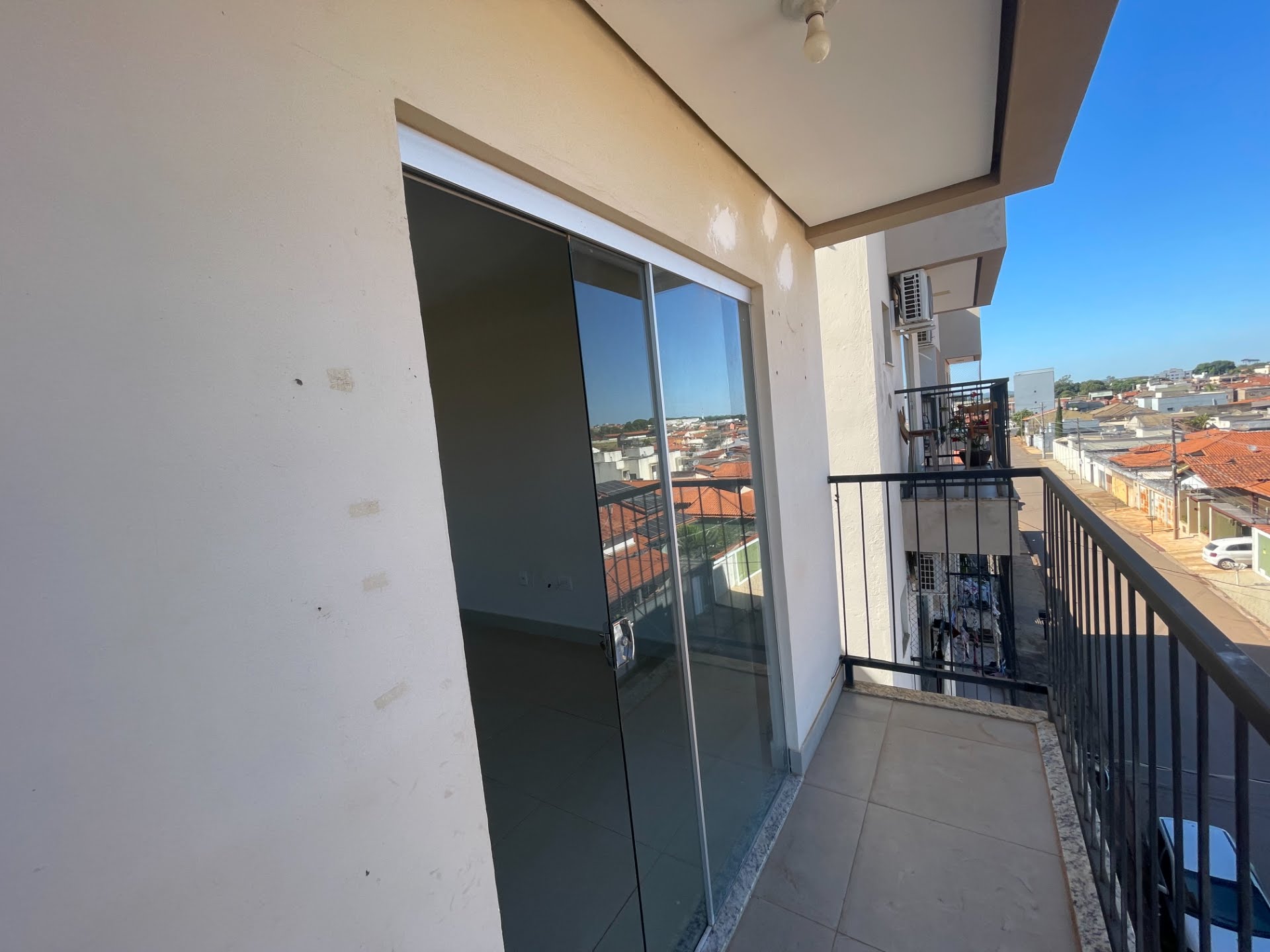 Apartamento à venda com 2 quartos, 1 banheiro, 2 vagas e 70m² no Cidade, Paracatu (MG) — foto 2 de 23