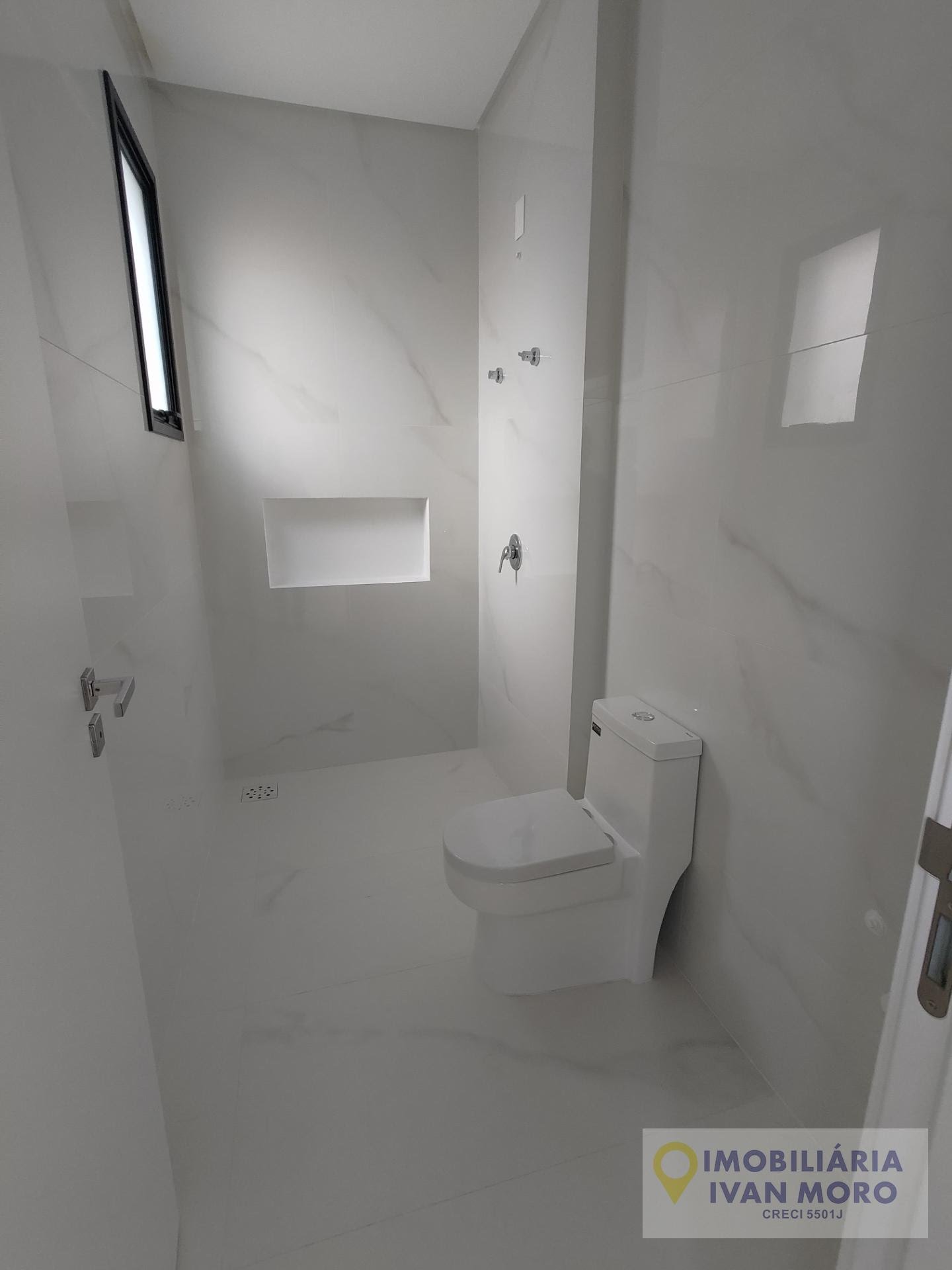 Apartamento à venda com 4 quartos, 4 suítes, 3 vagas e 198m² no Meia Praia, Itapema (SC) — foto 15 de 30