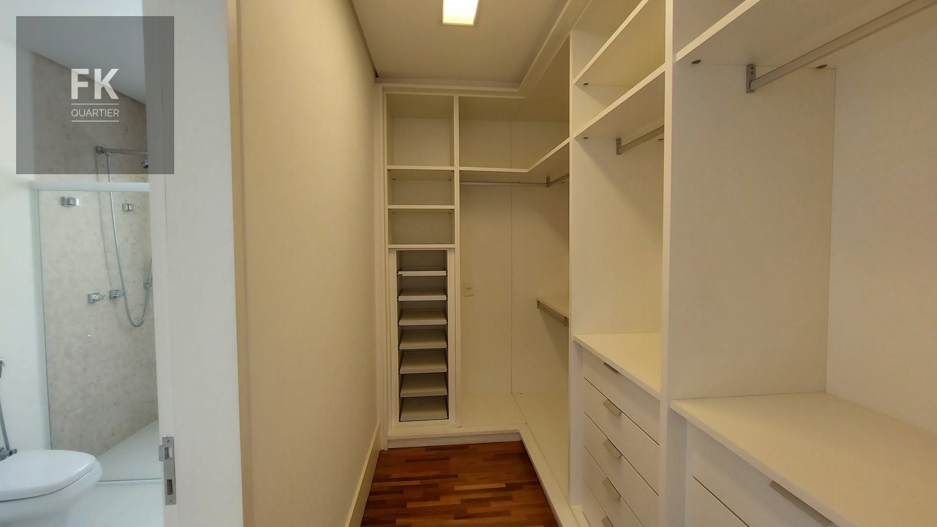 Casa à venda com 5 quartos, 5 suítes, 4 vagas e 730m² no Alphaville Conde II, Barueri (SP) — foto 25 de 30