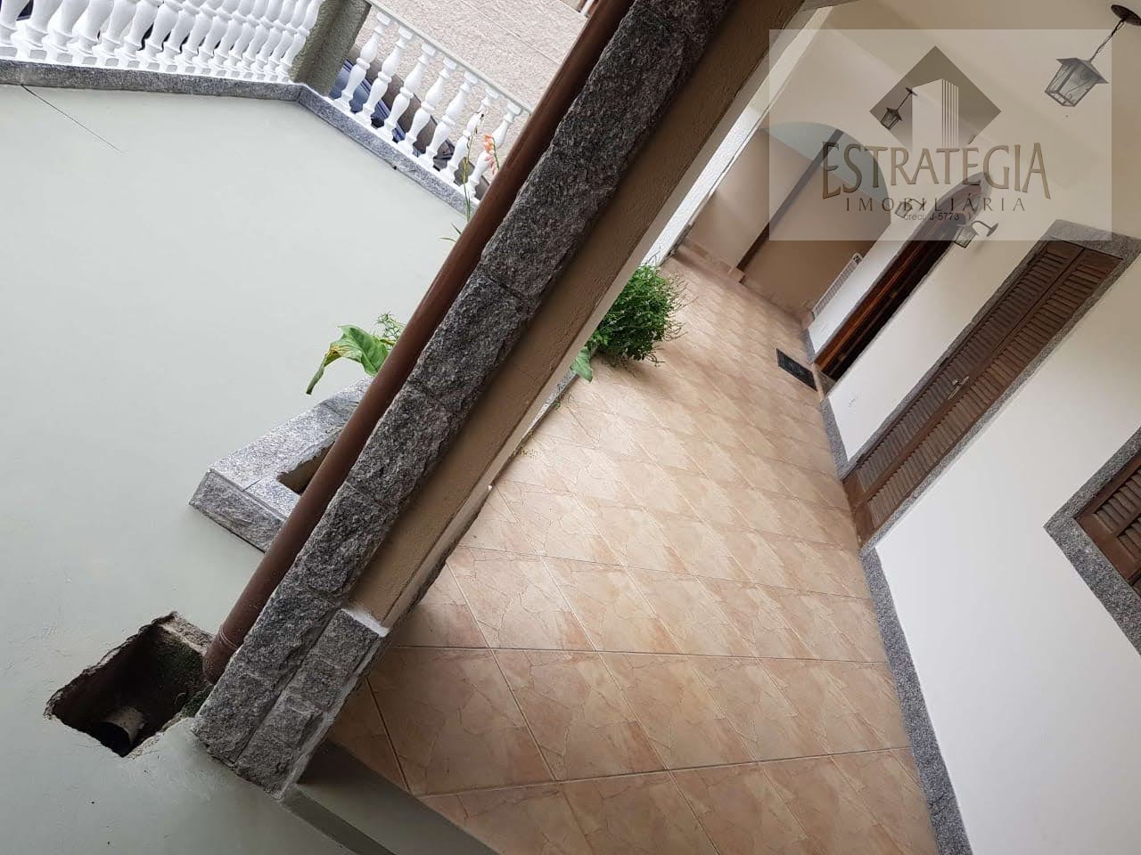 Casa à venda com 3 quartos, 1 suíte, 4 vagas e 225m² no Bingen, Petrópolis (RJ) — foto 6 de 30