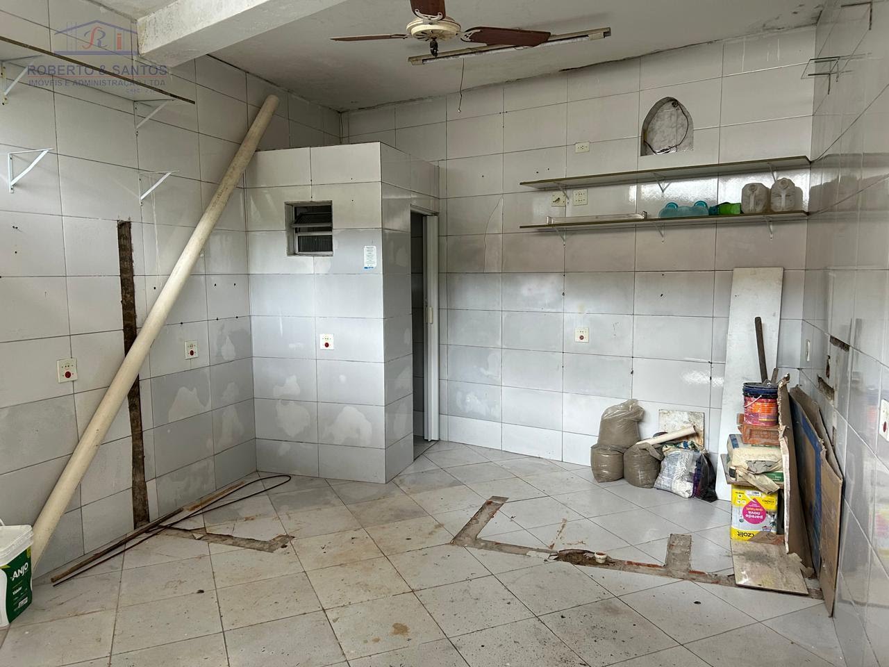 Garagem com banheiro