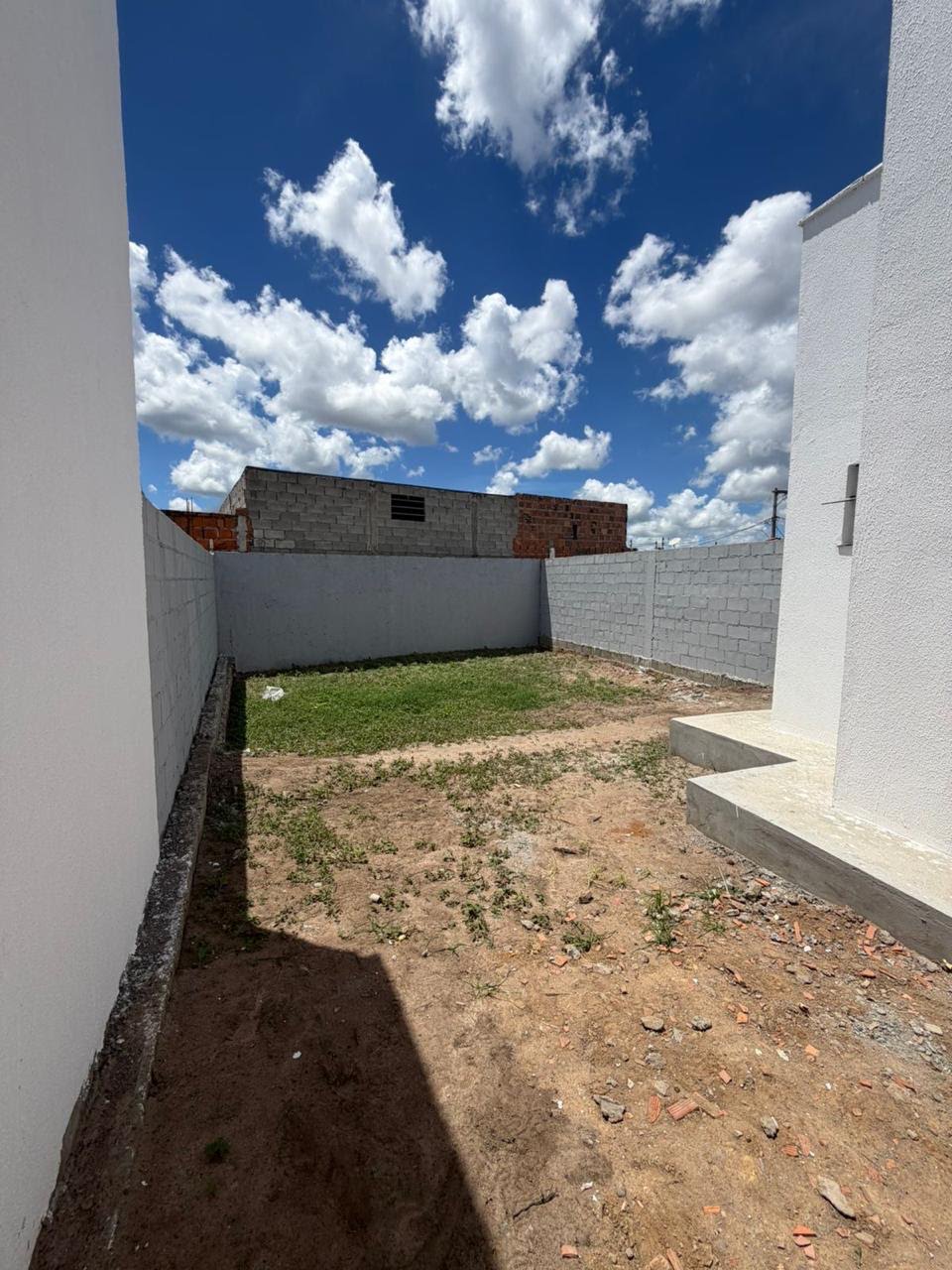 Casa à venda com 3 quartos, 1 suíte, 2 vagas e 200m² no Conceição, Feira de Santana (BA) — foto 9 de 10