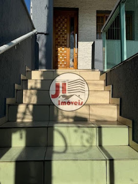 Casa Assobradada em Cangaíba com 3 dormitórios sendo 1 suíte, banheiro social. sala estar, sala jantar, varanda grande, lavabo, cozinha, quintal,  2 vagas, corredor lateral, lavanderia  São Paulo