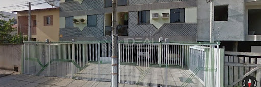 Apartamento térreo com 2 quartos com suíte