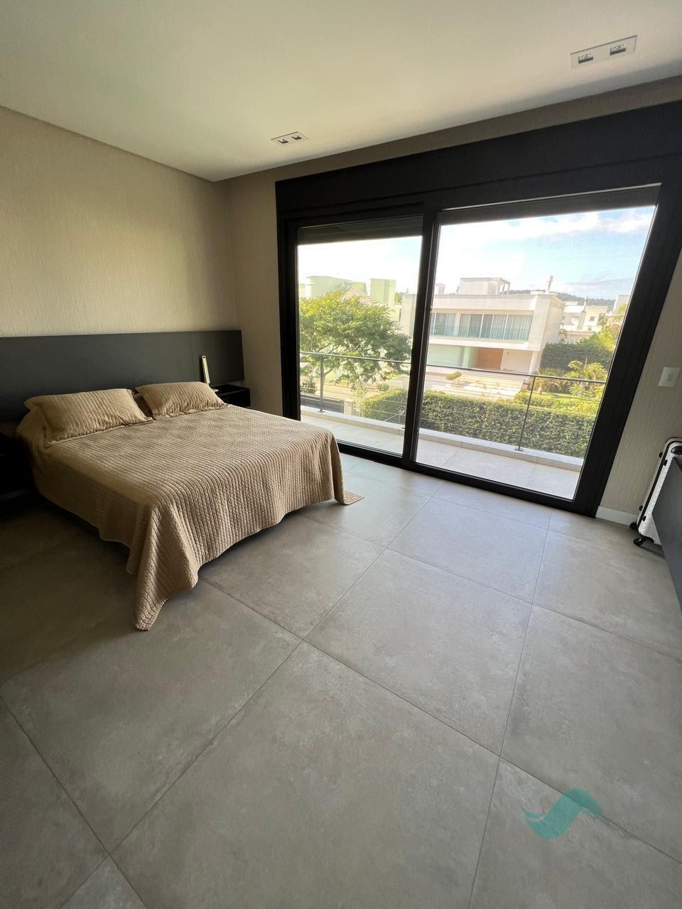 Suite 2