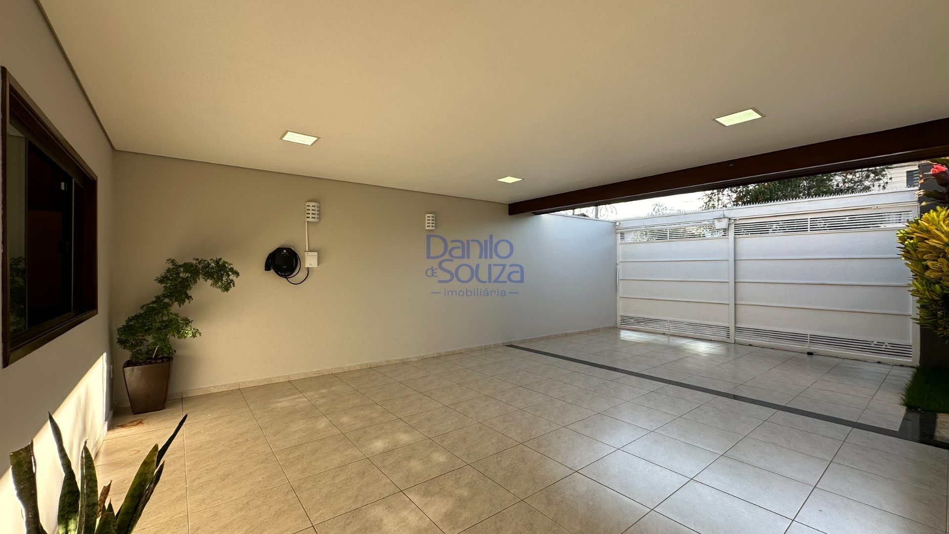 Casa à venda com 3 quartos, 1 suíte, 2 vagas e 360m² no Jardim Imperial, Araxá (MG) — foto 4 de 27