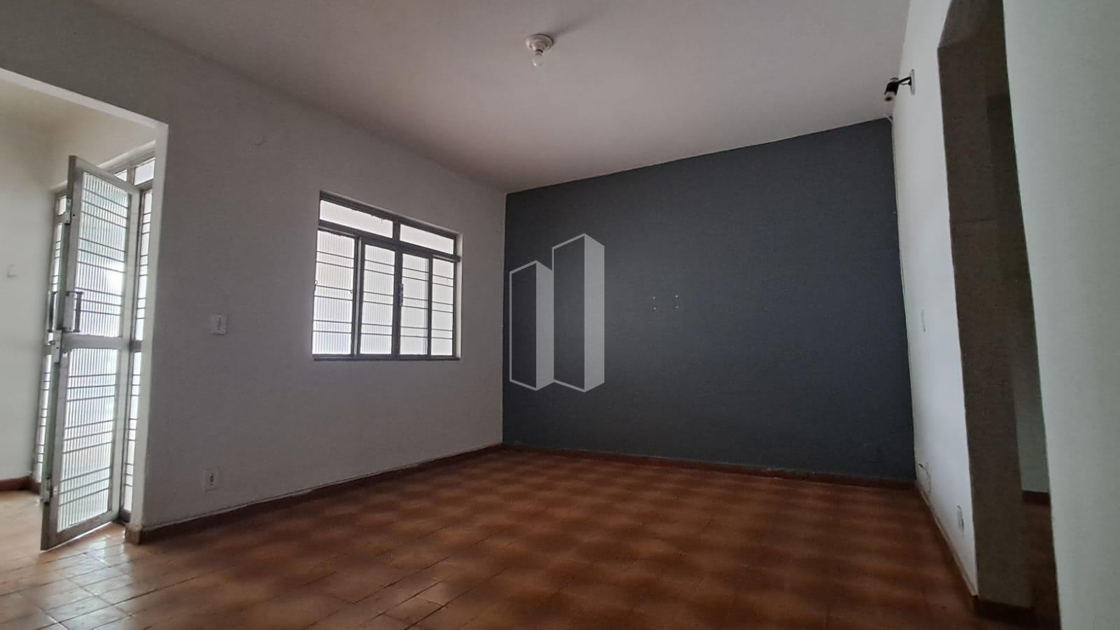 Casa à venda com 3 quartos, 1 suíte, 2 vagas e 435m² no Setor Coimbra, Goiânia (GO) — foto 5 de 7