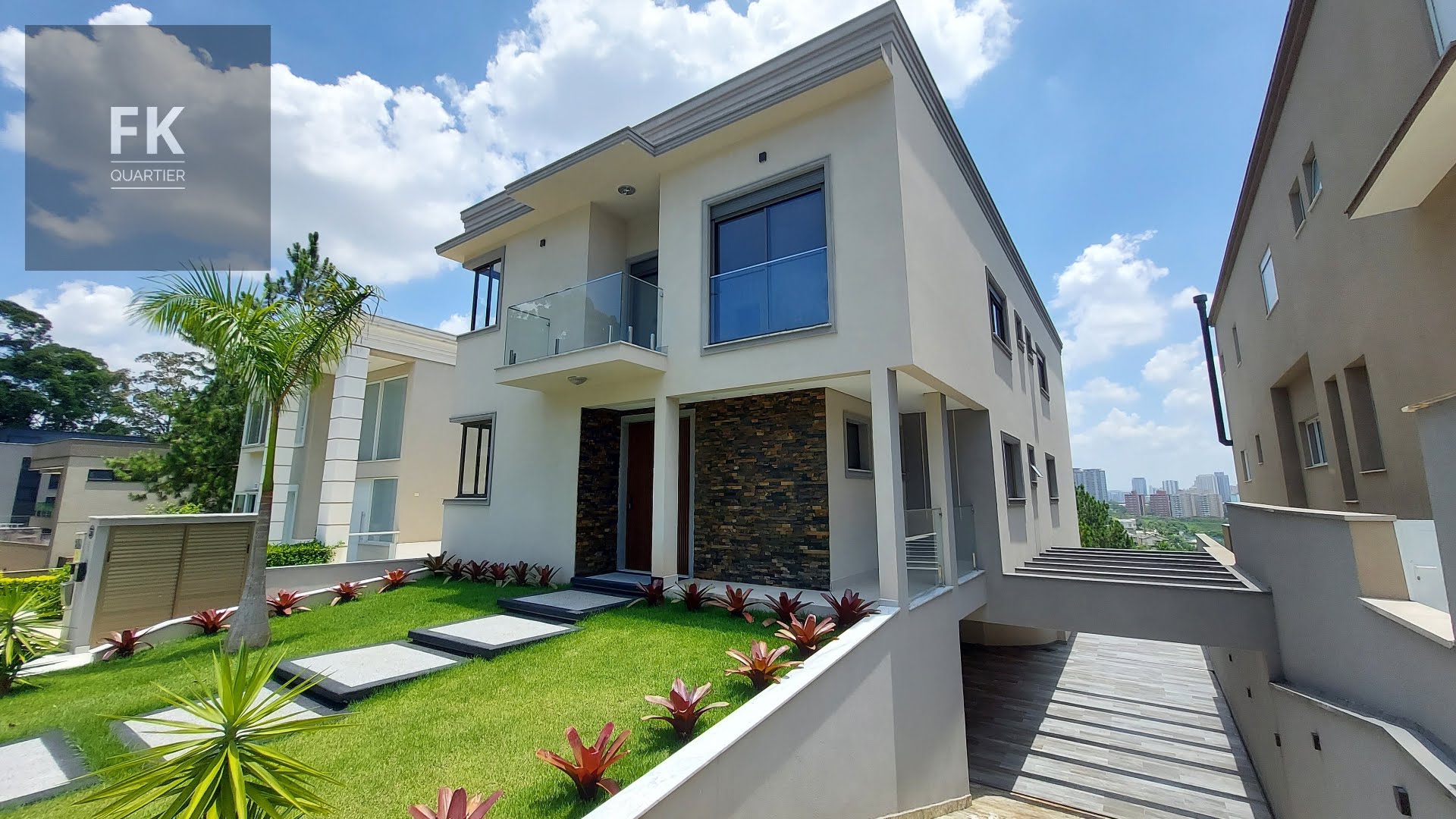 Casa à venda com 4 quartos, 7 banheiros, 7 vagas e 578m² no Tamboré, Barueri — foto principal