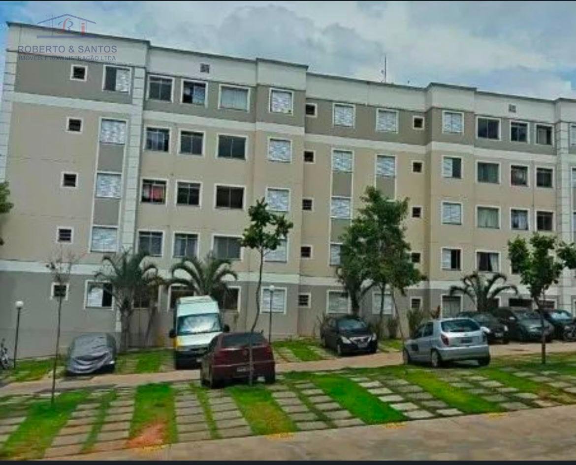 Vista do prédio e vaga demarcada