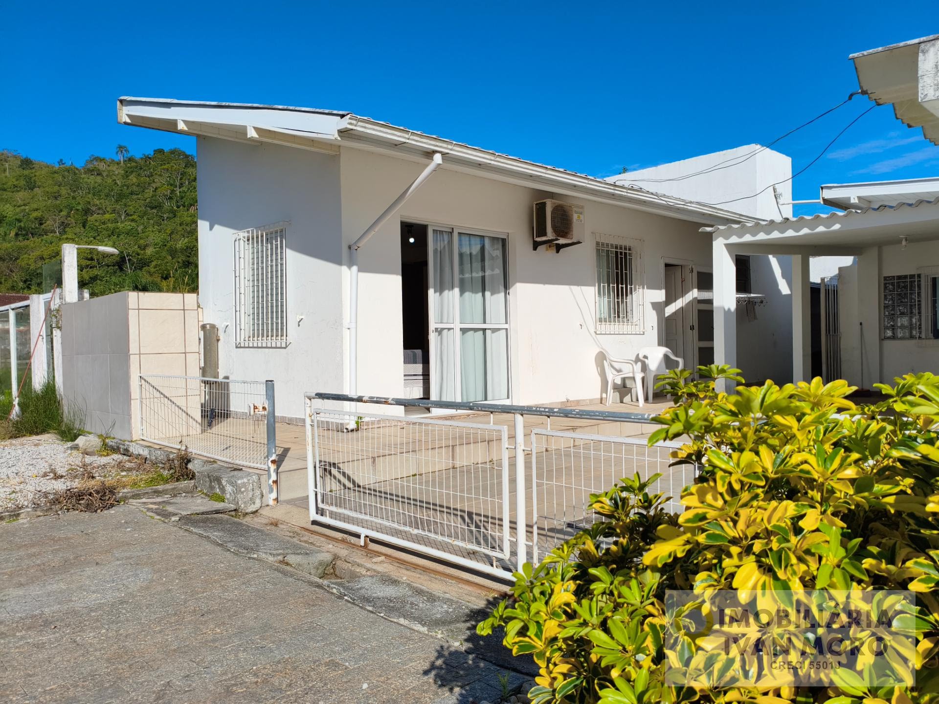 Casa para alugar com 1 quarto, 1 banheiro e 1 vaga no Daniela, Florianópolis — foto principal