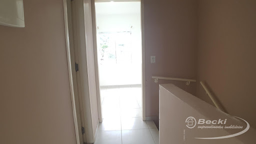 Aluguel casa geminada no bairro Floresta 