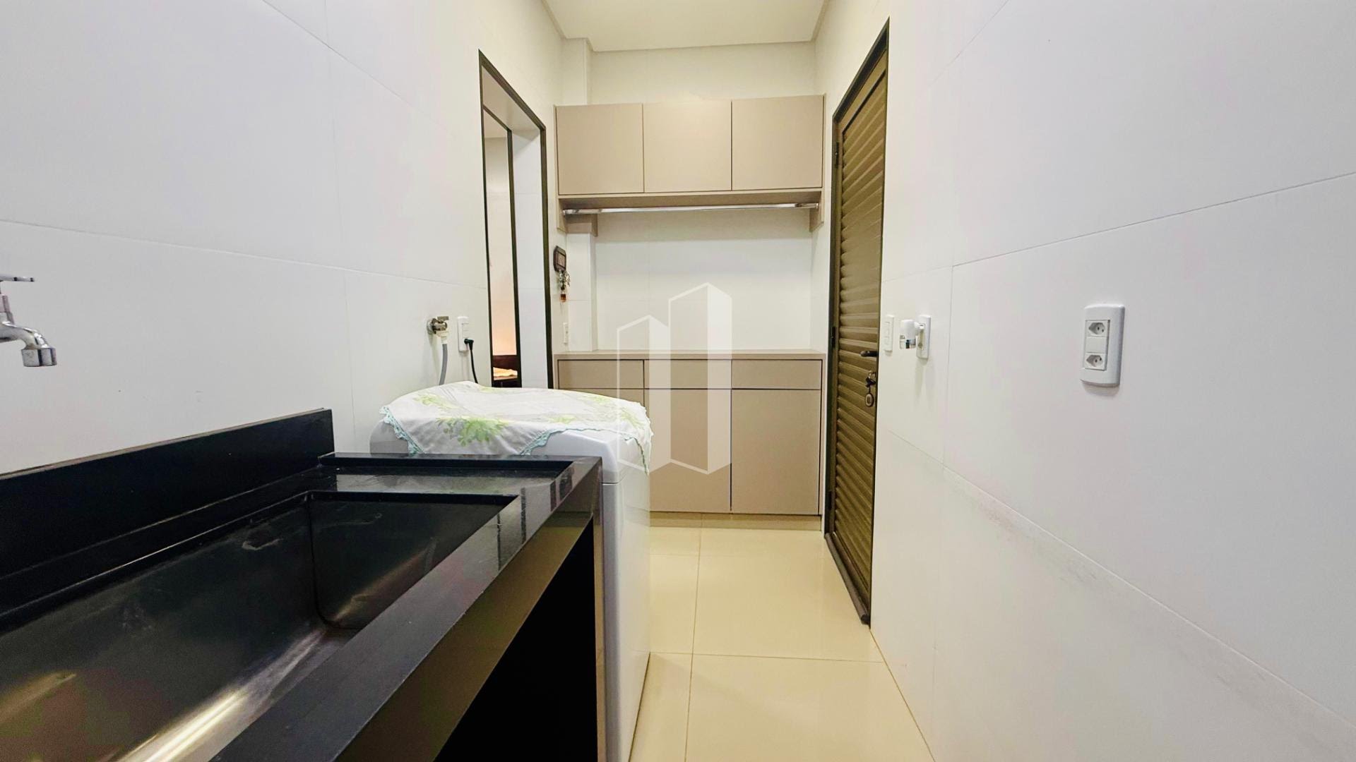 Casa à venda com 3 quartos, 3 suítes, 3 vagas e 240m² no Residencial Goiânia Golfe Clube, Goiânia (GO) — foto 25 de 30