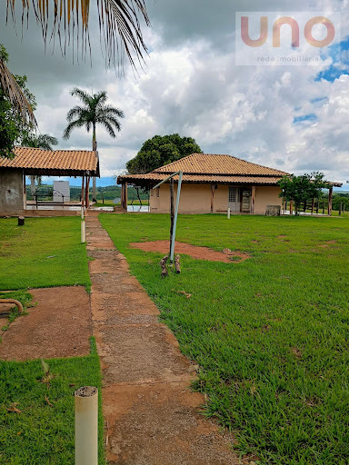 Vista da Casa Sede e da varanda com churrasqueira