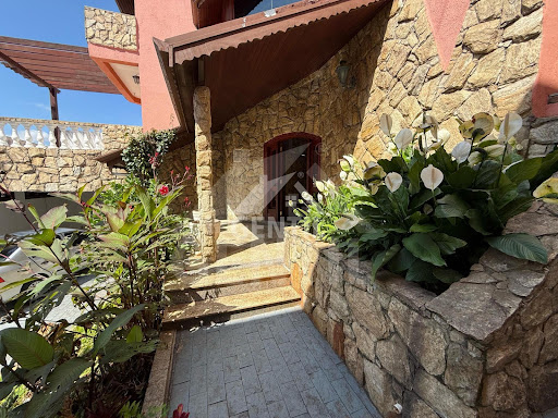 Casa 4 Dormitórios à Venda em Jundiaí - Jardim Santa Adelaide