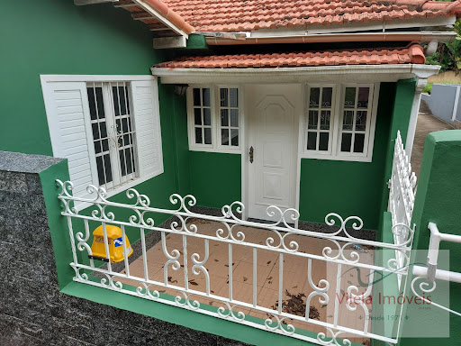 Casa térrea com 03 quartos e garagem coberta próxima ao Lago de Javary e Supermercado Rio Sul - Miguel Pereira