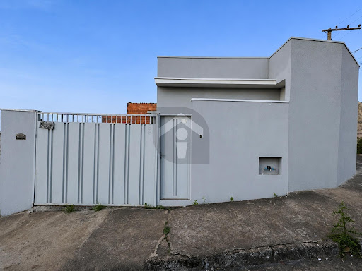 Casa à venda em Jardim Eunice, Alfenas | 3 dorms, suíte