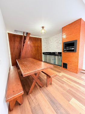 Aluguel de Temporada - Casa com 05 Quartos e com Piscina em Balneario Perequê  -  Porto Belo/SC