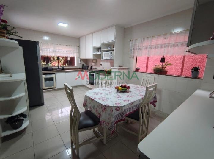 Casa à venda com 4 quartos, 1 suíte, 5 vagas e 229m² no Paulicéia, São Bernardo do Campo (SP) — foto 8 de 30