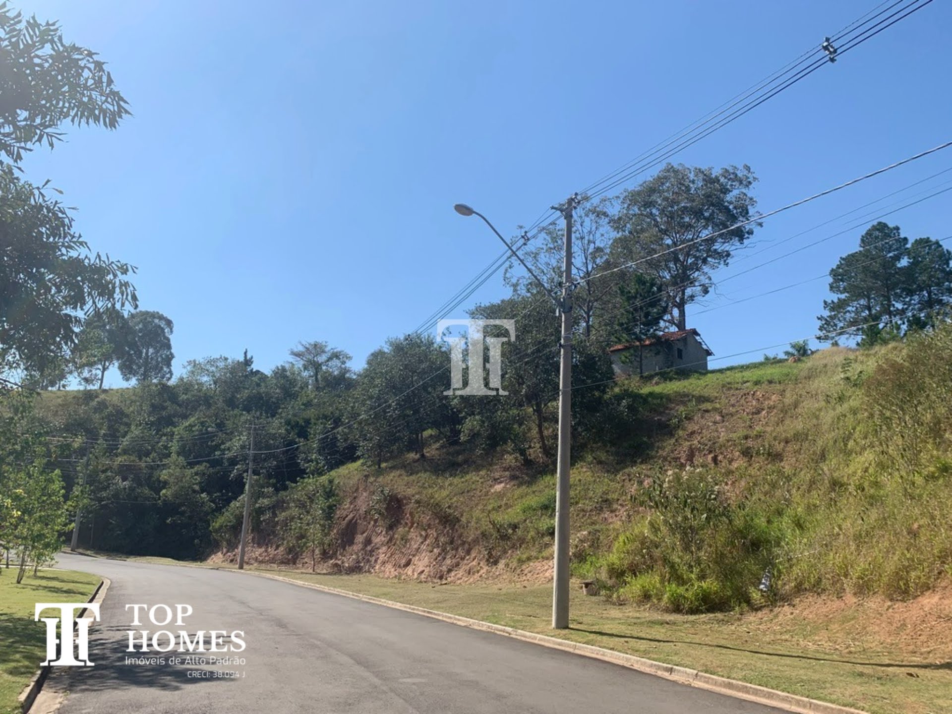 Terreno à venda no condomínio de alto padrão Parque dos Manacás em Jundiaí/Sp