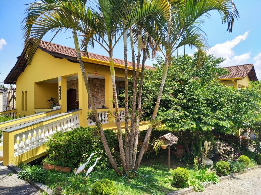 Casa à venda com 3 quartos, 5 banheiros, 4 vagas e 500m² no Jordanópolis, Arujá — foto principal
