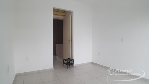 Aluguel casa geminada no bairro Floresta 