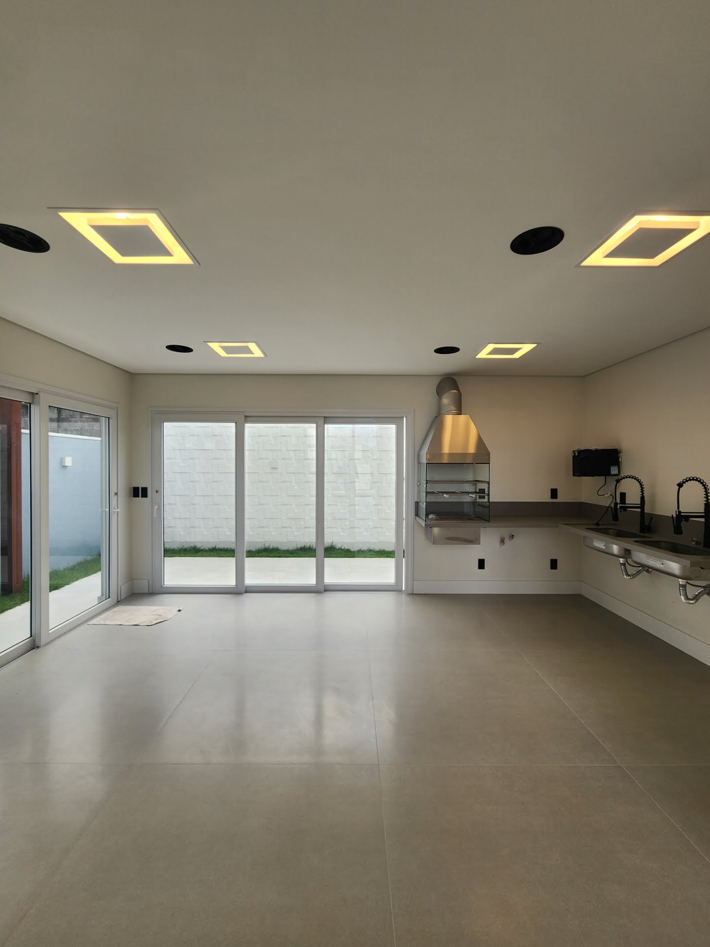 Casa à venda com 4 quartos, 3 suítes, 4 vagas e 165m² no Sim, Feira de Santana (BA) — foto 7 de 14