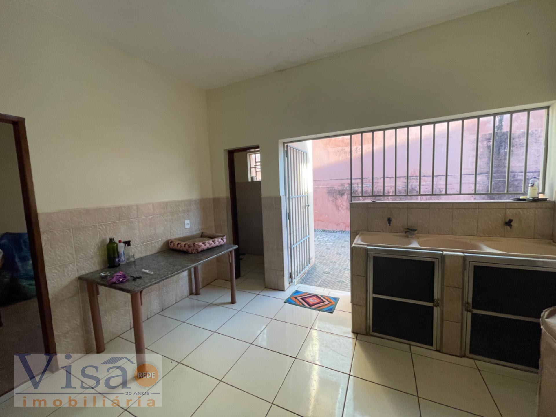 Casa à venda com 4 quartos, 2 suítes, 3 vagas e 200m² no Bairro Vila Mariana, Paracatu (MG) — foto 8 de 16