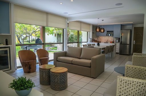 Casa à venda com 4 quartos, 4 banheiros, 2 vagas e 130m² no Praia Muro Alto, Ipojuca — foto principal