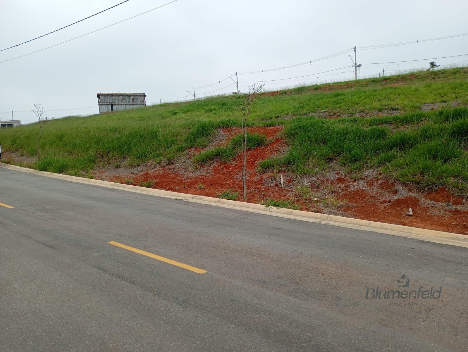 Terreno à venda com 310m² de terreno no Bairro do Portão, Arujá — foto principal
