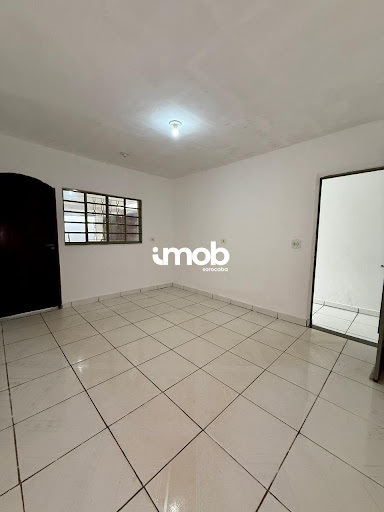 Casa  com ponto Comercial em Jardim Maria Eugenia  -  Sorocaba