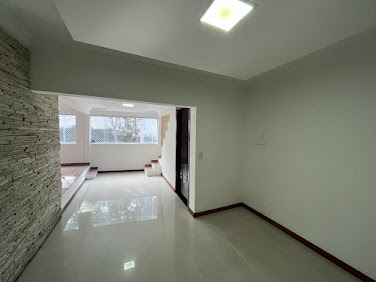 Casa em Jardim Guarau  -  São Paulo