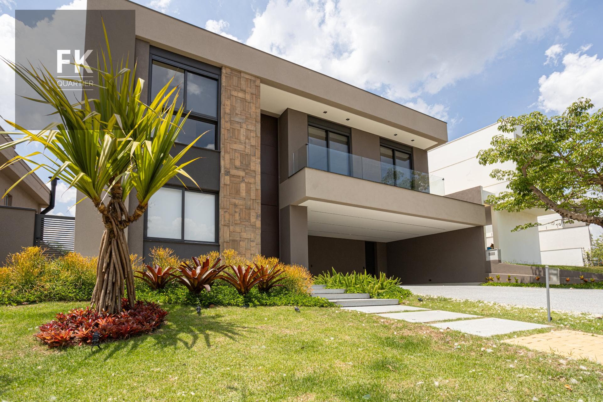 Casa à venda com 4 quartos, 5 banheiros, 5 vagas e 390m² no Residencial Burle Marx, Santana de Parnaíba — foto principal