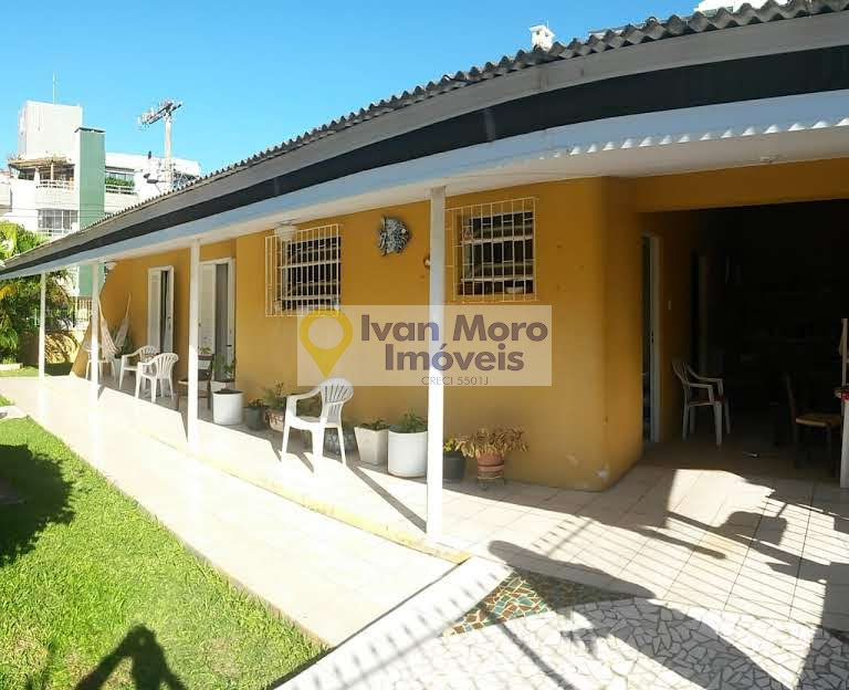 Casa à venda com 4 quartos, 3 banheiros, 2 vagas e 200m² no Canasvieiras, Florianópolis — foto principal