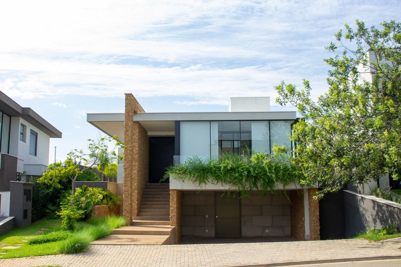 Casa à venda com 3 quartos, 3 suítes, 6 vagas e 264m² no Alphaville 3, Votorantim (SP) — foto 2 de 30