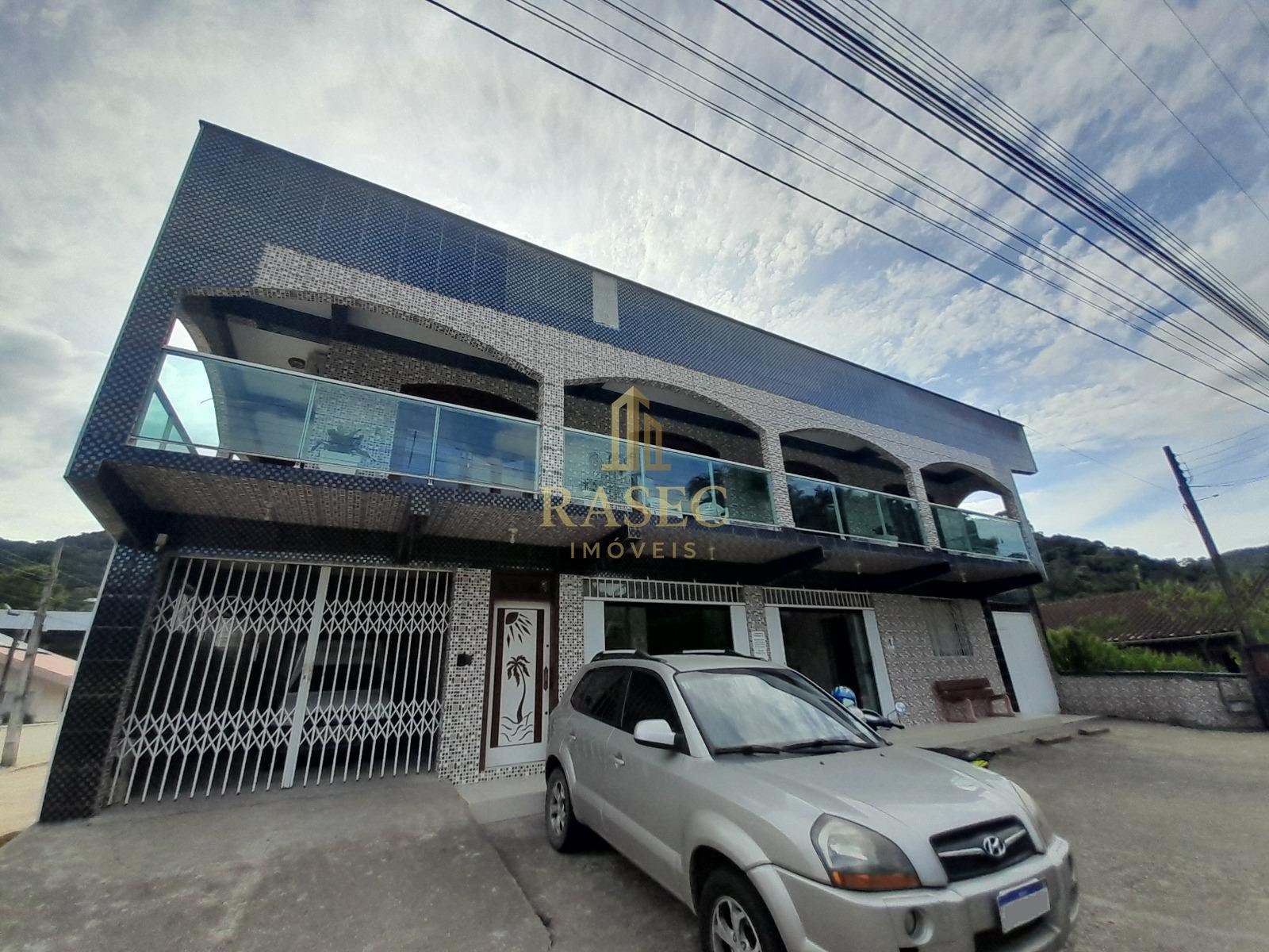 Casa à venda com 5 quartos, 2 banheiros, 2 vagas e 750m² no Paquetá, Brusque — foto principal