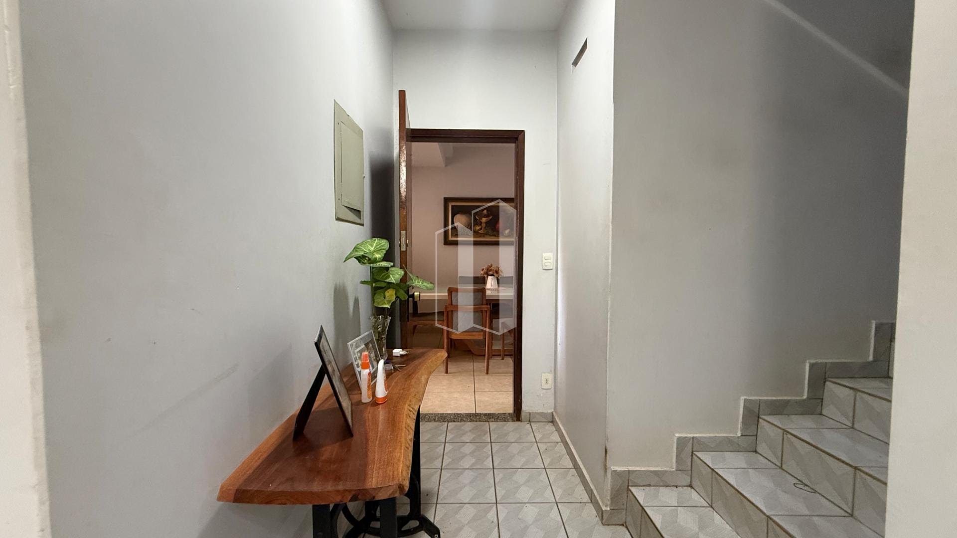 Casa à venda com 4 quartos, 3 suítes, 2 vagas e 224m² no Jardim América, Goiânia (GO) — foto 8 de 16
