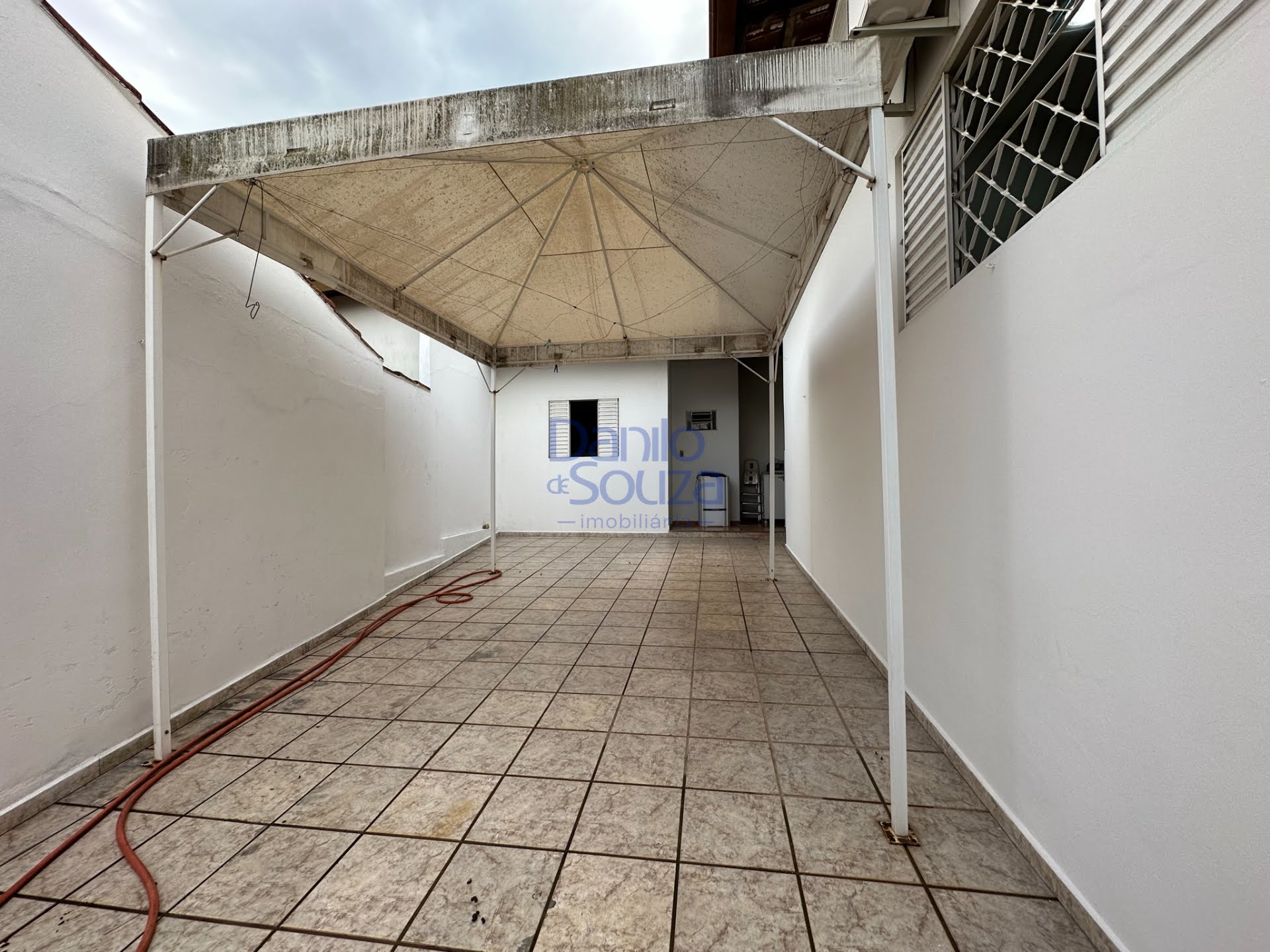 Casa à venda com 3 quartos, 1 suíte, 4 vagas e 744m² no Vila Santa Terezinha, Araxá (MG) — foto 17 de 22