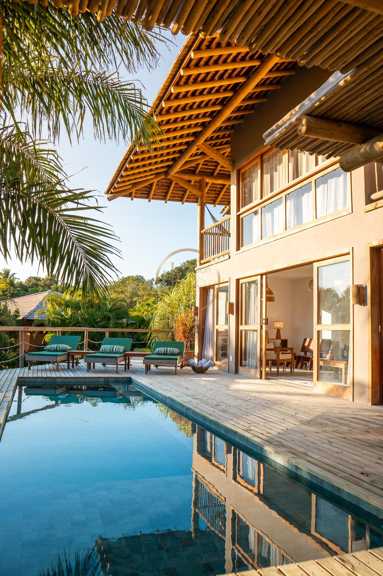 Casa à venda com 4 quartos, 5 banheiros, 3 vagas e 136m² no Estrada de Trancoso, Porto Seguro — foto principal
